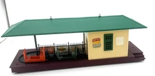 Lionel Post War Illuminated Operating 356 Freight Station in Original Box