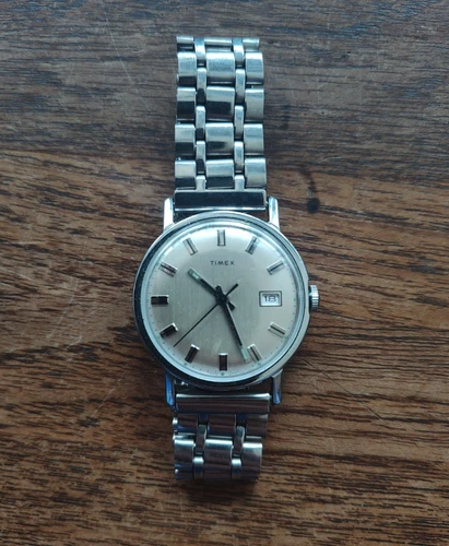 Vintage Timex Mercury men's mechanical watch - silver, runs