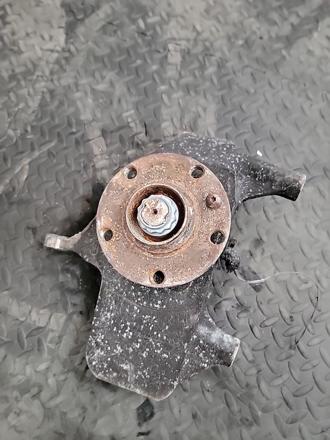 2017 570gt McLaren Left Front Spindle Knuckle Wheel Hub OEM 