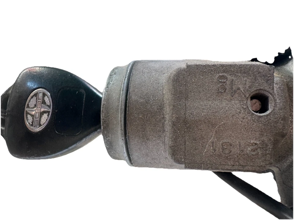 2010 Scion XB Ignition Switch with Key - Image 2 of 4