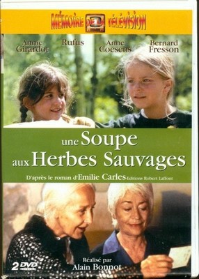 Eine Suppe mit Wildkräutern - - V2293392