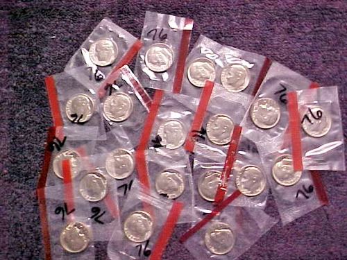 20 - 1976 D ROOSEVELT DIMES IN CELLO BU LOT