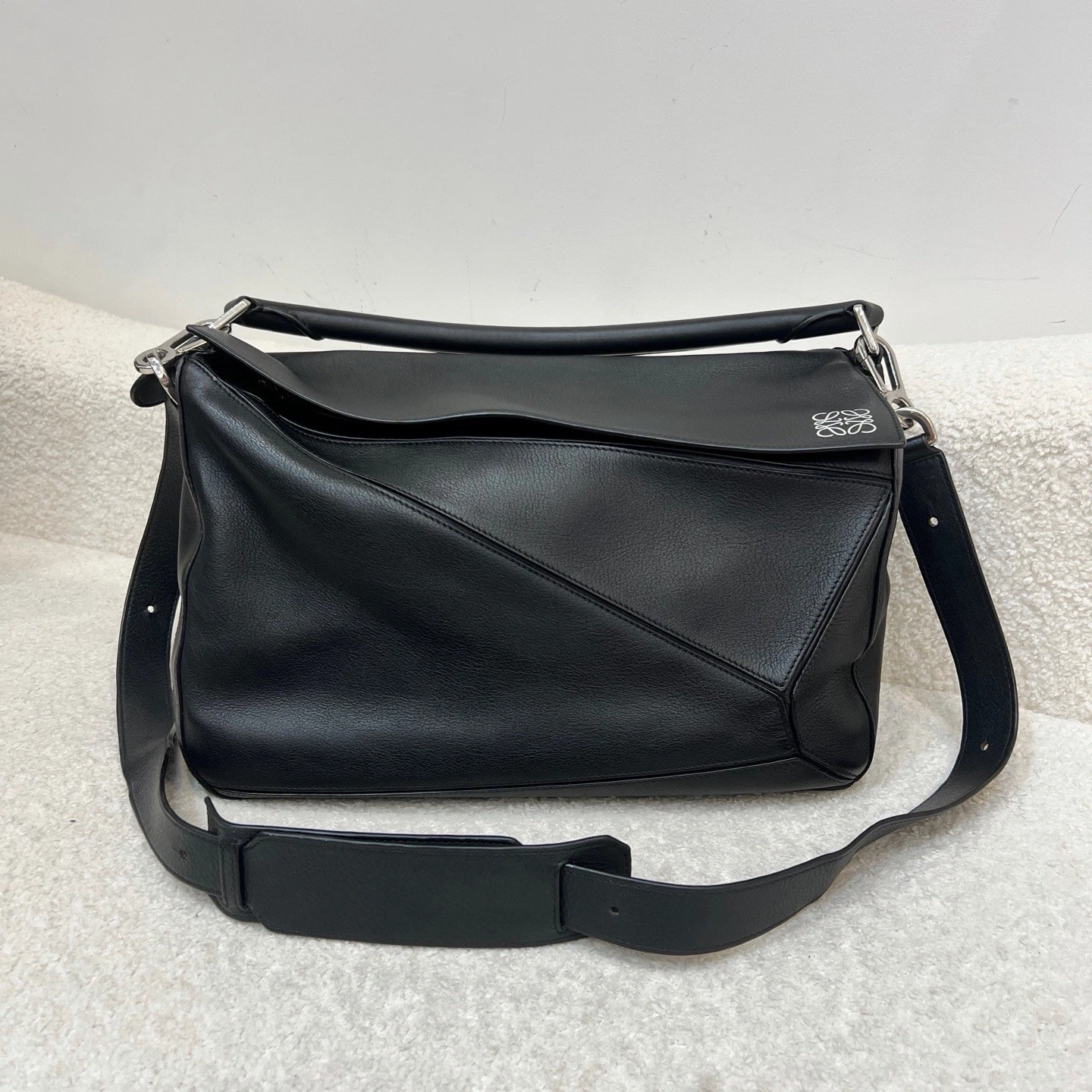 Loewe — Authentic Pre-owned Loewe Puzzle Large Black Calfskin Leather Crossbody Bag