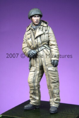 MW22 ALPINE MINIATURES 35049 WW2 BRITISH TANK CREW #2  1/35 FIGURE