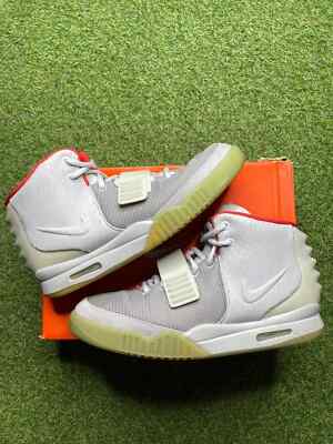 Size 10.5 Nike Air Yeezy 2 NRG Pure Platinum 2012
