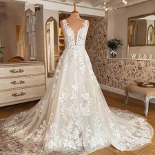Vintage Ivory Wedding Dresses Long Sleeve Ball Gown Lace Appliques Bridal Gowns