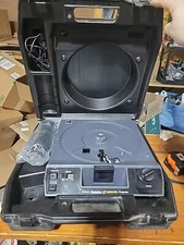 Kodak Medalist AF Carousel Slide Projector W/ remote, Lens & Case no tray