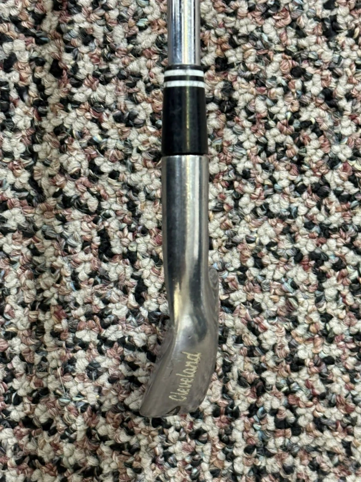 Cleveland Tour Action TA7 Tour 24° 4 Hierro DG Cuña Flex GP Tour Empuñadura de Terciopelo Foto 4 de 4