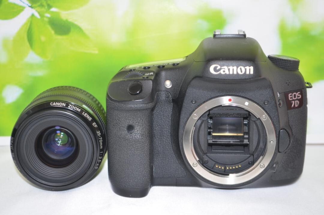 Canon EOS 7D Black 18.0 MP Digital SLR Camera Body w/EF 35-70mm