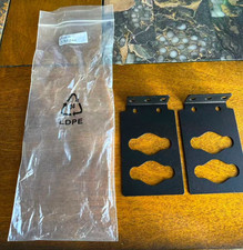 APC Vertical PDU Mounting Bracket 870-15252  0M-10075  2 pieces 