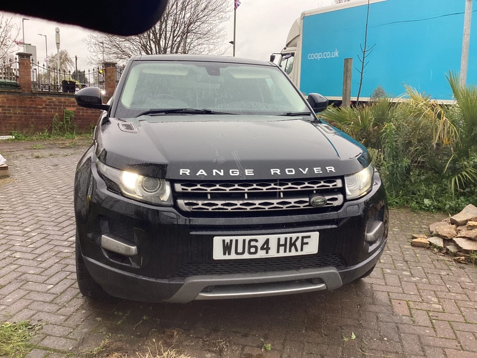 Range Rover Evoque 2.2 Pure Tech SD4 2014 Diesel Car 4x4 SUV Black Leather - Image 2 of 4