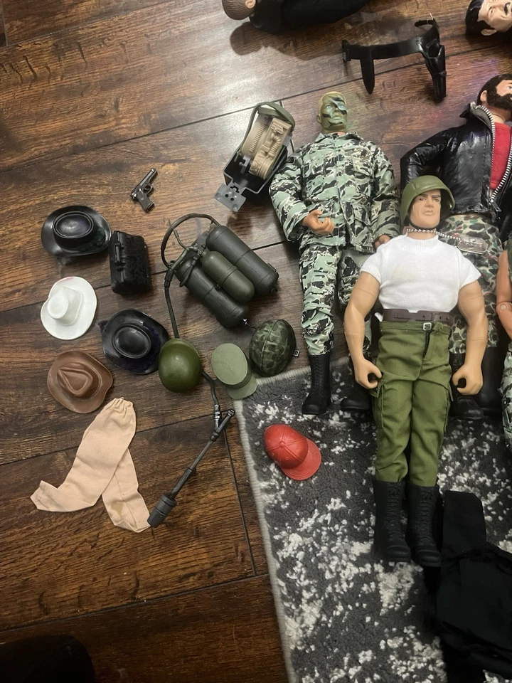 Lote de figuras de acción GI JOE de 1970 con extras quizás algunos años 60 y vaquero indio Foto 2 de 4