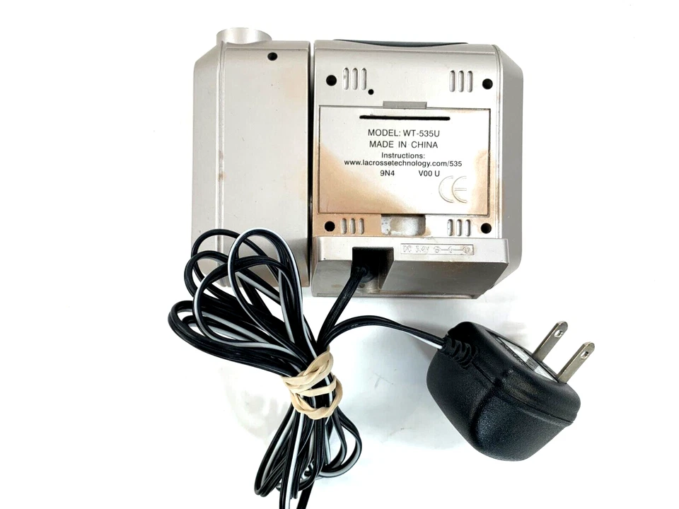 La Crosse Technology WT-535U-IT Indoor/Outdoor Temp Projection Alarm Clock - Image 3 of 3