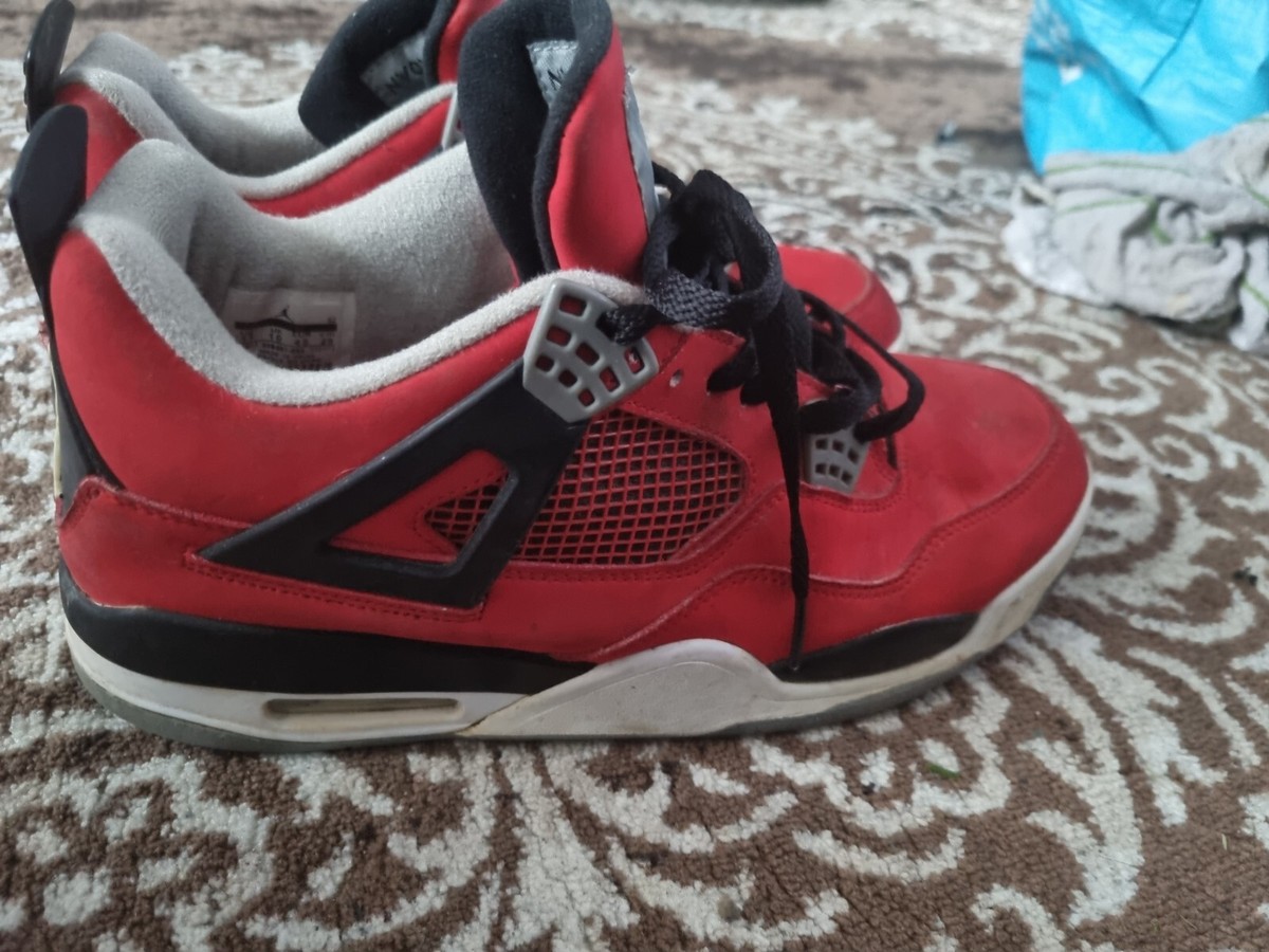 Size 10 Jordan Retro Mid Red Thunder