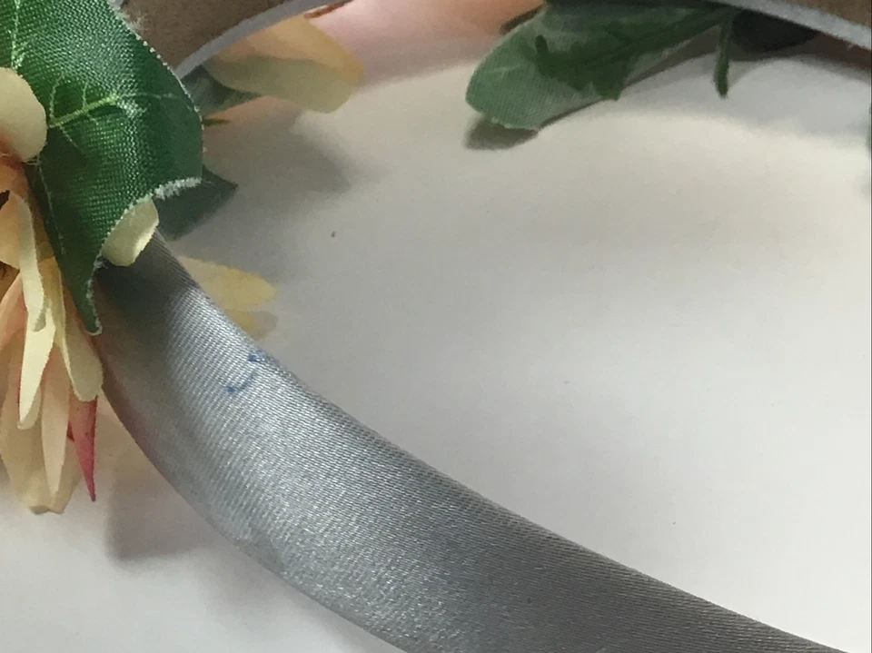 Diadema mágica de unicornio de cuento de hadas con flores Foto 4 de 4