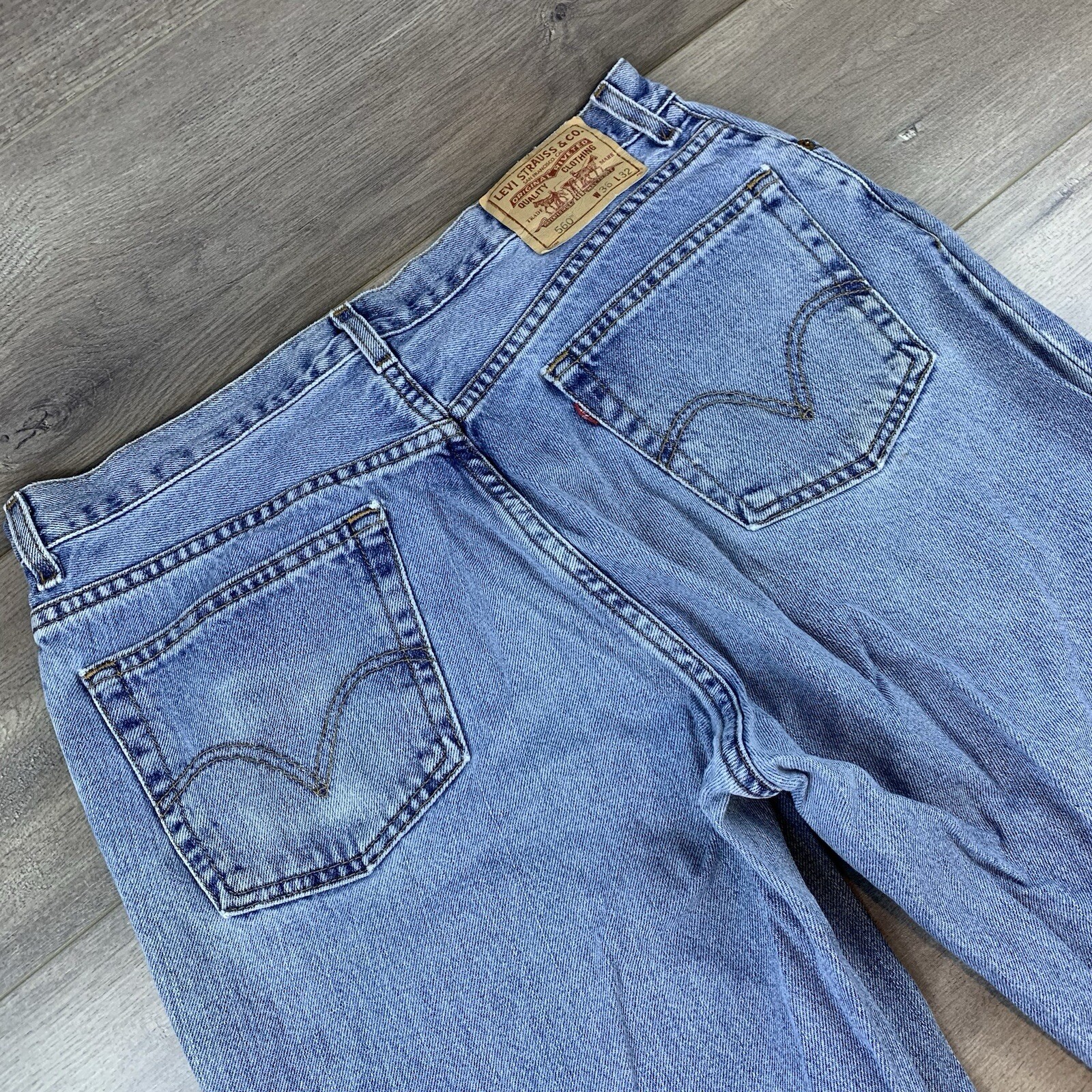 Levis 560 Jeans Mens Size 36 x 32 Comfort Fit Blue Light Wash Denim Vintage 90s thumbnail 6