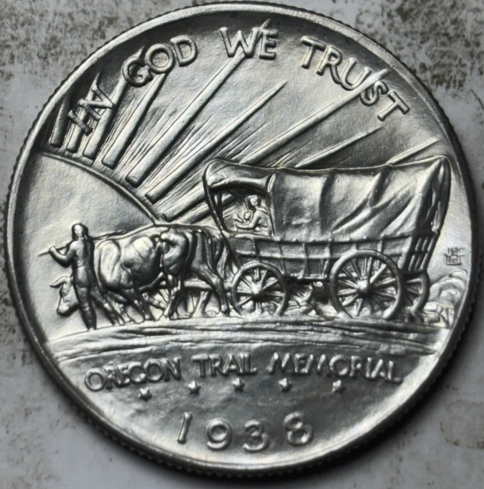 1938 Oregon 50c Commemorative Half Dollar. Attractive Uncirculated Example! - Image 2 of 2
