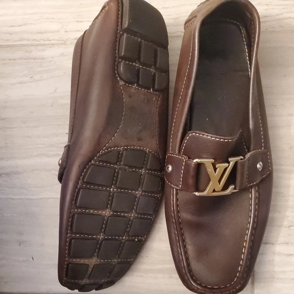 Louis Vuitton Hombre Marrón Oscuro Driver Mocasines Talla 10 Con Logo LV Dorado Foto 2 de 4