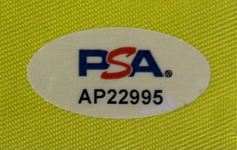 乔丹·斯皮思签名带框纪念锦标赛高尔夫旗帜 PSA/DNA 全息图 — 第 2/2 张图片