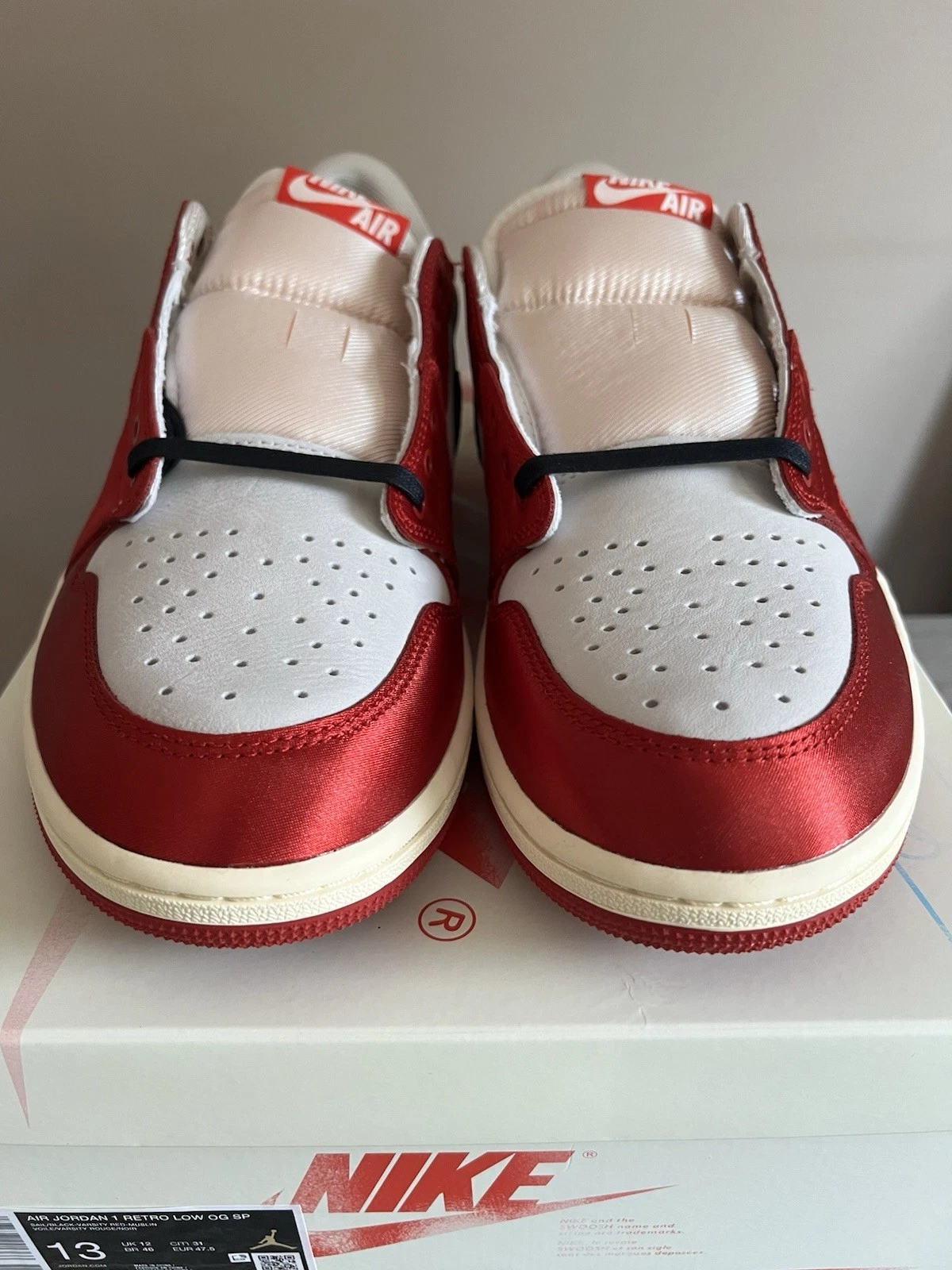 Trophy Room x Air Jordan 1 Retro OG SP Low Rookie Card Away taglia 13 (FN0432 100)