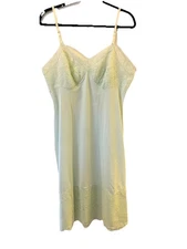 Vintage Vanity Fair Mint Green Full Slip Size 38 Nylon & Lace Lingerie