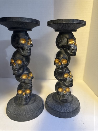 Martha Stewart Skull Candle Pillars 2. Preowned. Not Plastic. Weigh About 1 Pd - 第 1/15 張圖片