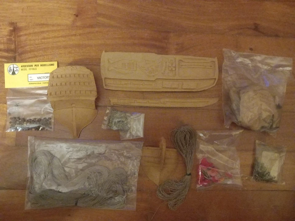 AEROPICCOLA TORINO KIT NAVE LEGNO VICTORY nave ammiraglia flotta britannica - Immagine 4 di 4