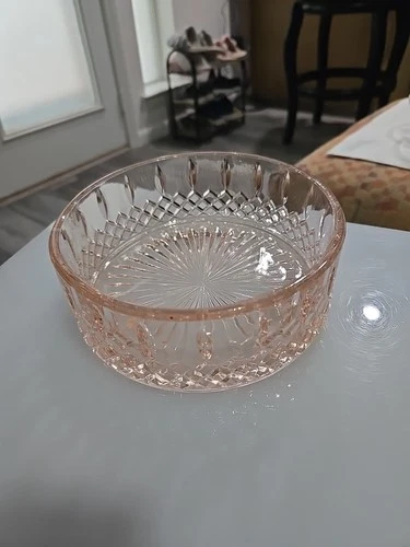 Vintage Pink Depression Indiana Glass 6 Inch Bowl.