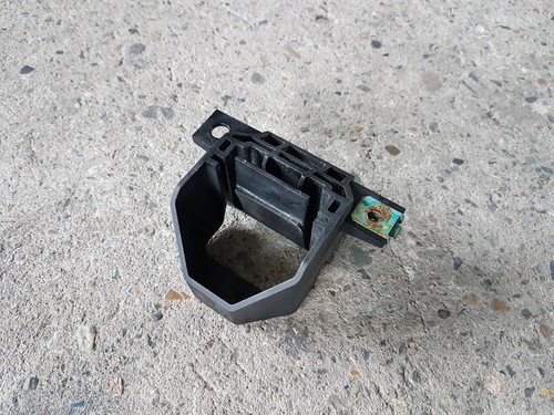 BMW X1 E84 3er E90 E91 E92 E93 LCI Halter Kühler unten 7591647