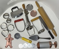 Lot of 18 Vintage/MCM Baking Utensils, Rolling Pin, Cookie Cutter, Press,  more
