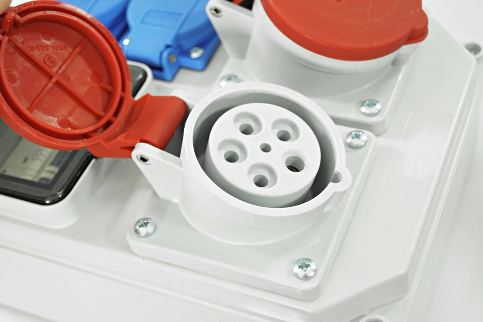 BAUSTROMVERTEILER WANDVERTEILER KOMPLETT VERDRAHTET 32A 16A 230V MIT CEE DOSE - Bild 2 von 4