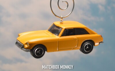 Yellow 1971 MGB Coupe Custom Christmas Ornament 1/64 Scale 2 Door Adorno 2Dr