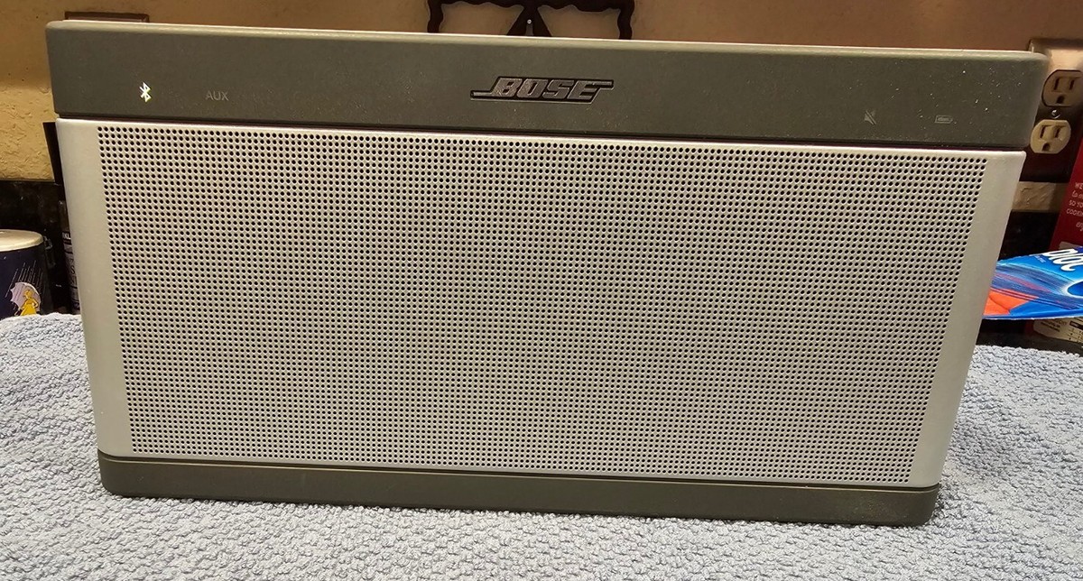 Bose Soundlink Bluetooth Speaker III 3 - Silver Model Bose Soundlink Bluetooth Speaker III 3 - Silver Model