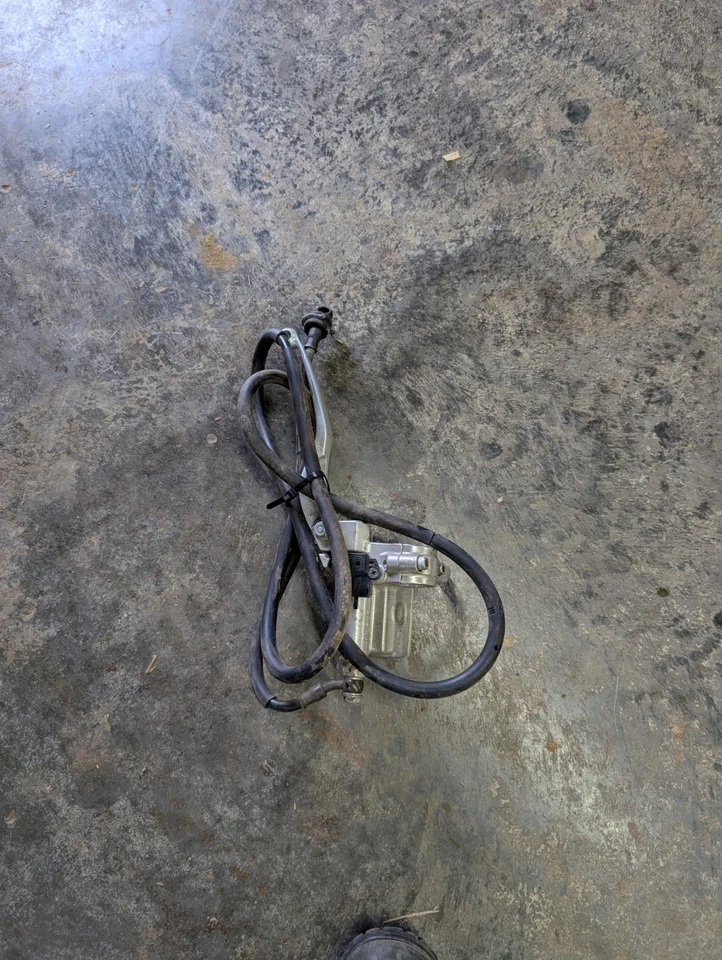 Reservatório e alavanca de embreagem Suzuki Marauder - Imagem 2 de 2