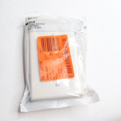 Commercial Electric Cat 5E Data Jack Midway/Midsize Wall Plate White 1-Gang 