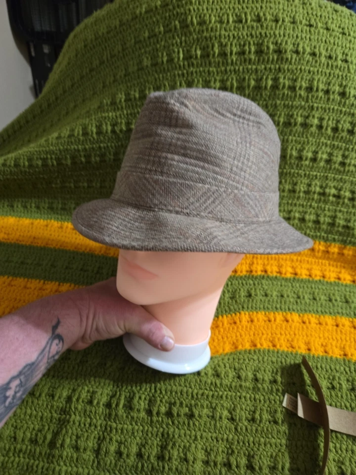 Dobbs Hat 5th Fifth Avenue New York Fedora 7 3/8 Hat w/ Feather Vintage Tweed - Image 3 of 4