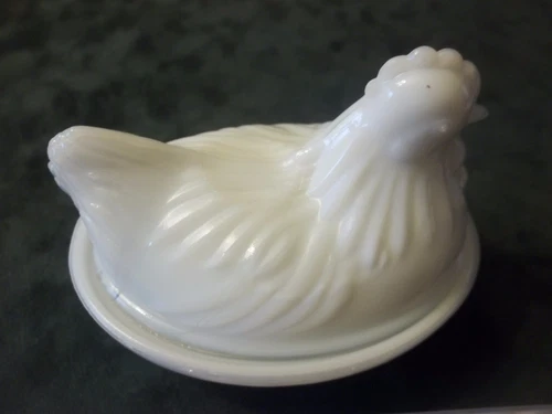 Vintage HAZEL ATLAS MILK GLASS HEN on NEST White BASKET WEAVE NEST