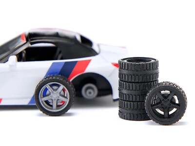 BMW Z4 M40I CABRIOLET WHITE W/EXTRA WHEELS & DECALS 1/50 DIECAST