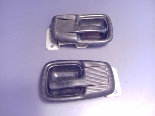 VW Classic Beetle 1968on x2 Door Pull Openers + Surrounds Left + Right Black OEM - 第 9/15 張圖片