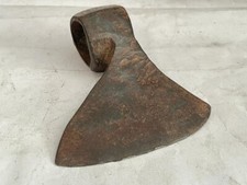 OLD VINTAGE HAND FORGED RUSTIC IRON AXE HATCHET / AXE HEAD WOOD CUTTER TOOL G10