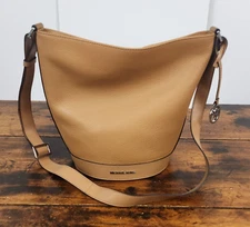 Michael Kors Townsend Pale Peanut Pebbled Leather Crossbody Bucket Handbag