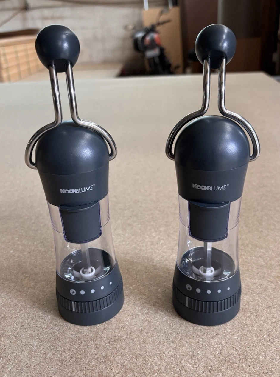 Kochblume Gray Ratchet Grinders Mills Set of 2 Salt Pepper Spices Ergonomic