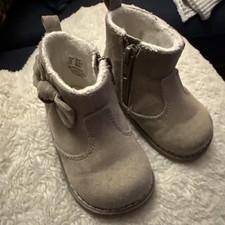 Suede Pair of toddler/infant warm-lined ankle boots, from H M. Size 2.5-3.5