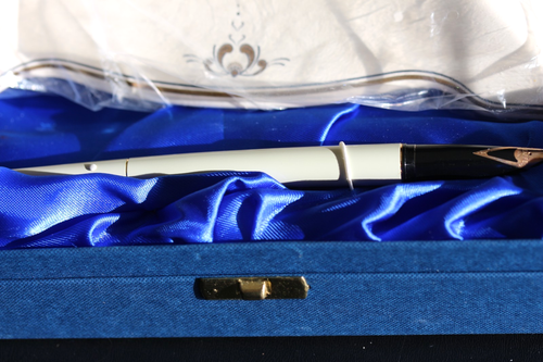 Sheaffer Special Limited Edition Desk Set #2588 of 5000-new in box-Royal Doulton - Picture 13 of 17