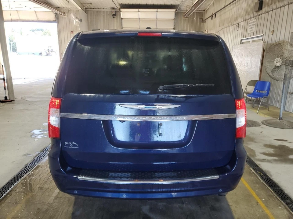 Used Front Right Door Assembly Front fits: 2015 Chrysler Town & country electric - Изображение 4 из 4