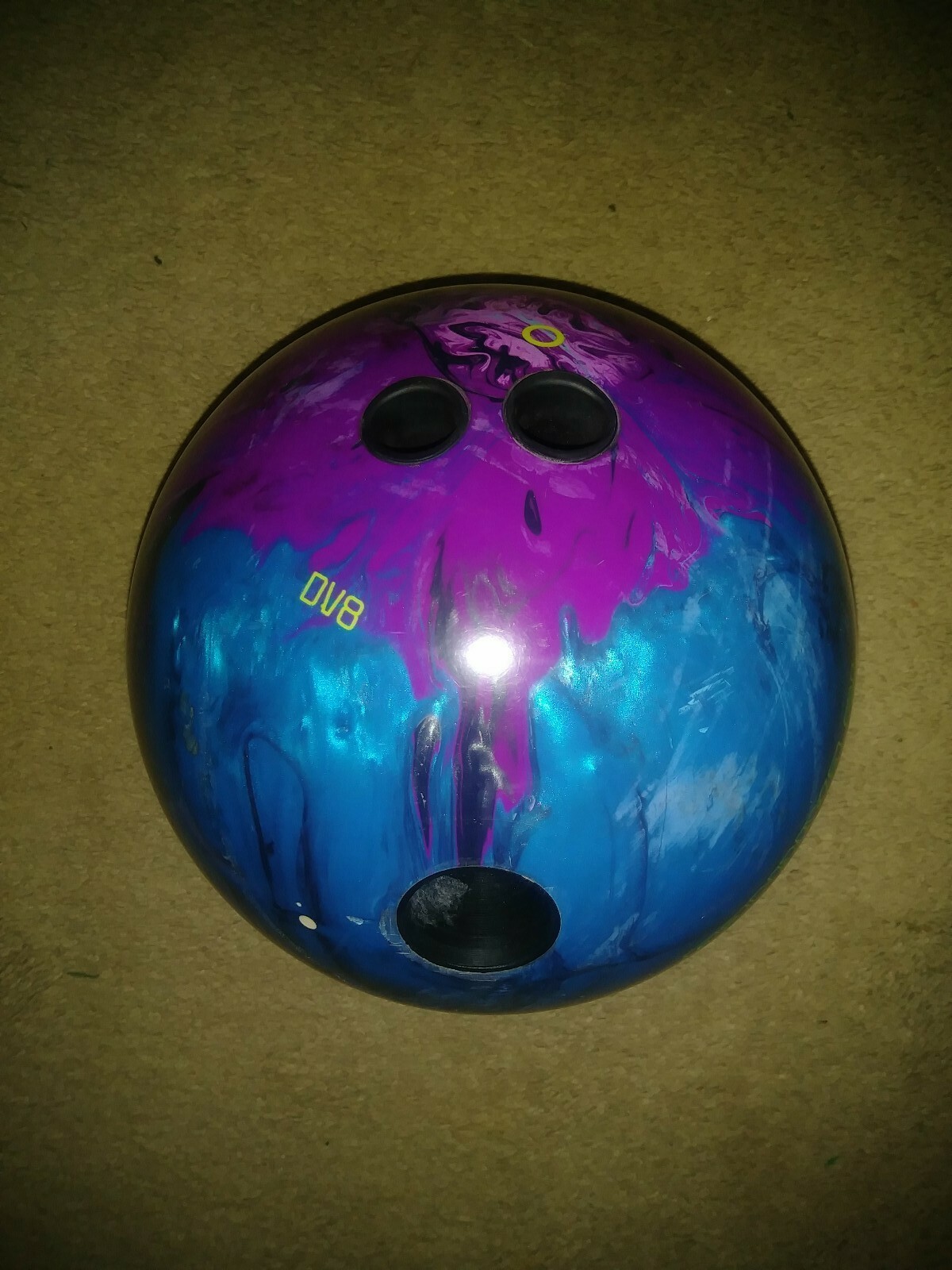 Bowling ball 15lb DV8 Notorious