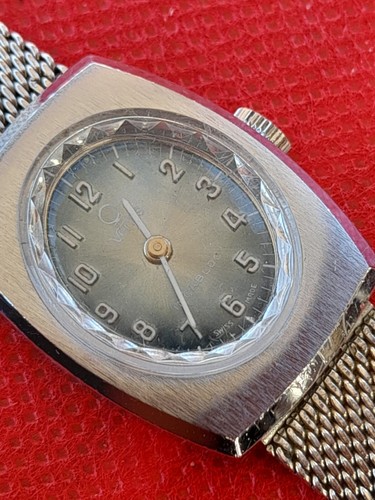 Vintage NOS VENUS 17 jewels Manual Wind Ladies Watch _3065 - Picture 4 of 14