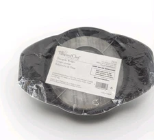 Pineapple Wedger #2416 Pampered Chef with Cover Corer Peeler Chopper