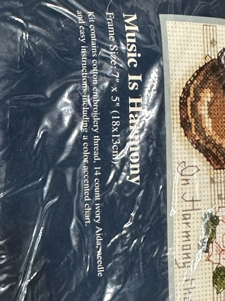 Music is Harmony violín mini kit punto de cruz contado - Dimensiones Jiffy - 7"x5" Foto 4 de 4