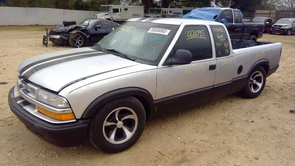 (LOCAL PICKUP ONLY) Driver Front Door Chevrolet Manual Fits 98-05 BLAZER S10/JIM Foto 2 de 4